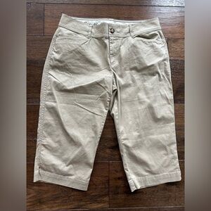 Eddie Bauer Blakley Khaki Crop- size 14